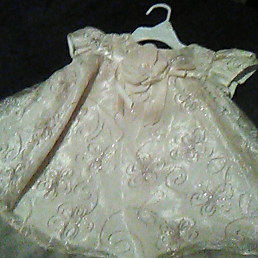 Dress - Picture 4 of 4